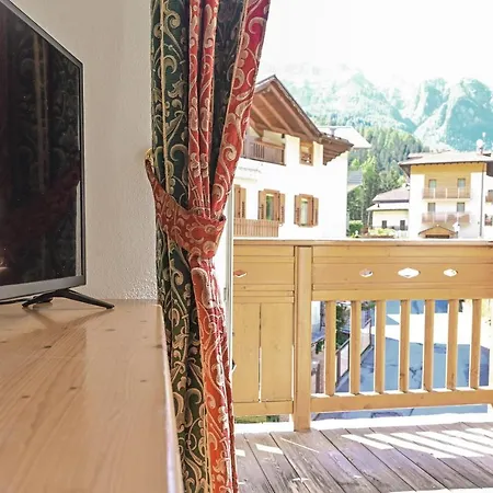 Alp Dolomiti מלון 3*