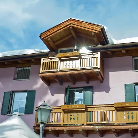 Alp Dolomiti מלון